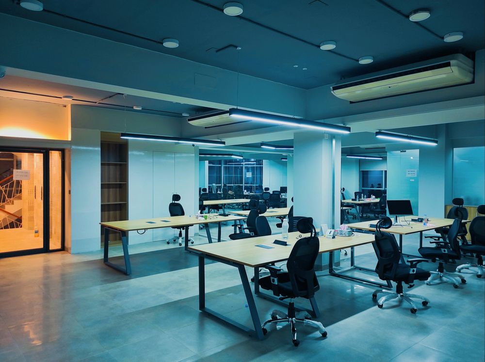 Open-plan tech office. Photo: Radowan Nakif Rehan / Unsplash
