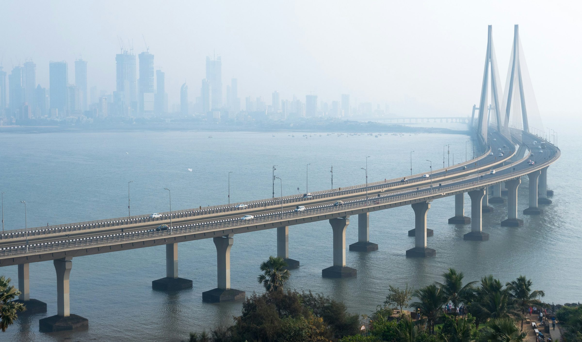 Bandra–Worli Sea Link toward the Mumbai skyline. Photo: Previn Samuel / Unsplash